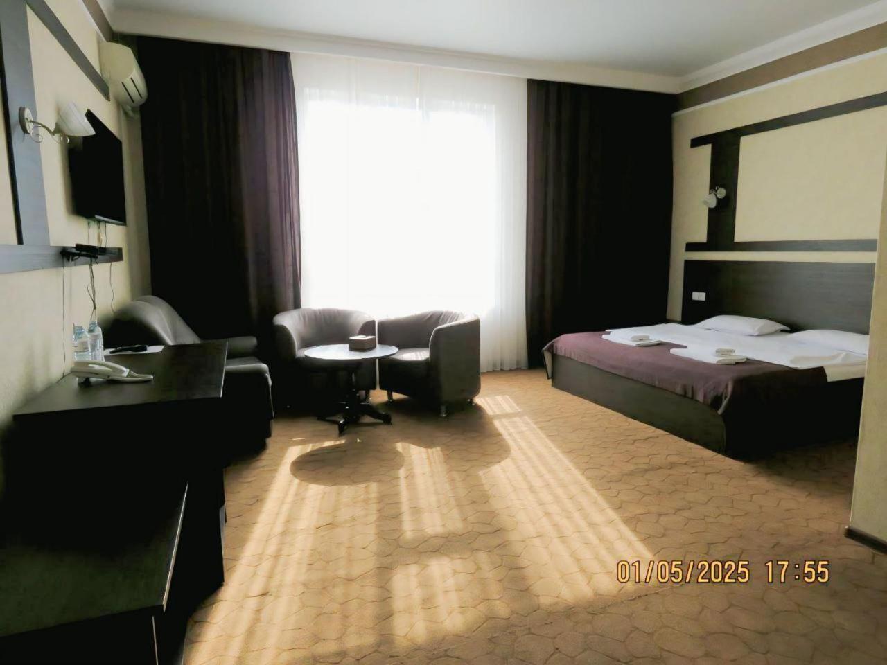 Pride Hotel Taraz Exterior foto